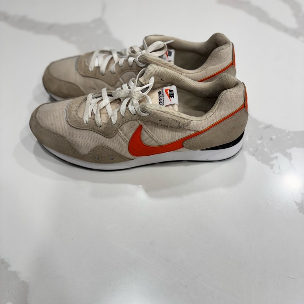 Nike Cream and Red Athletic Shoes - Picture 3 of 7
